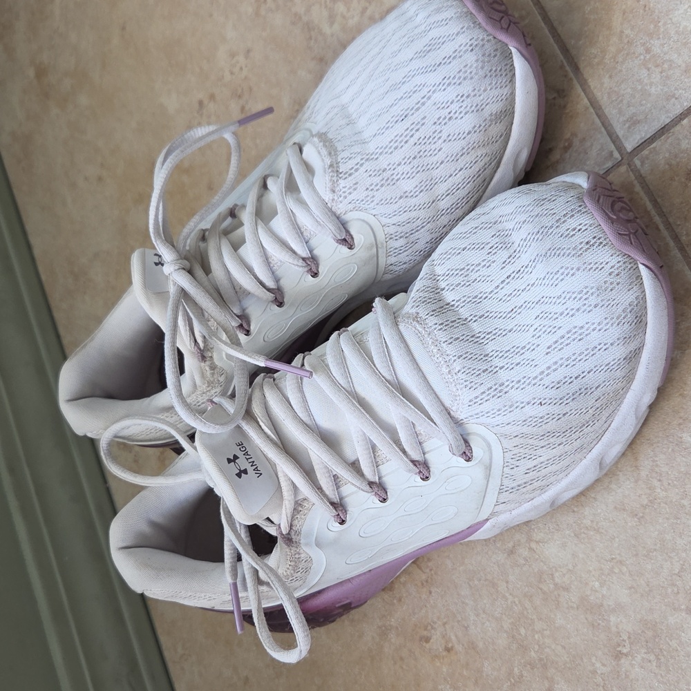 Womens UA Cross Training Shoes Size 9